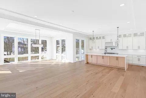 Living - 7007 Hector Rd, Mclean, VA 22101 photo 1 of 12