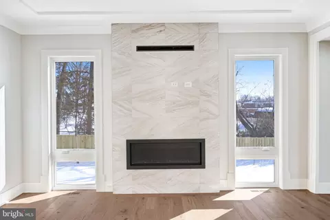 Living - 7007 Hector Rd, Mclean, VA 22101 photo 6 of 12