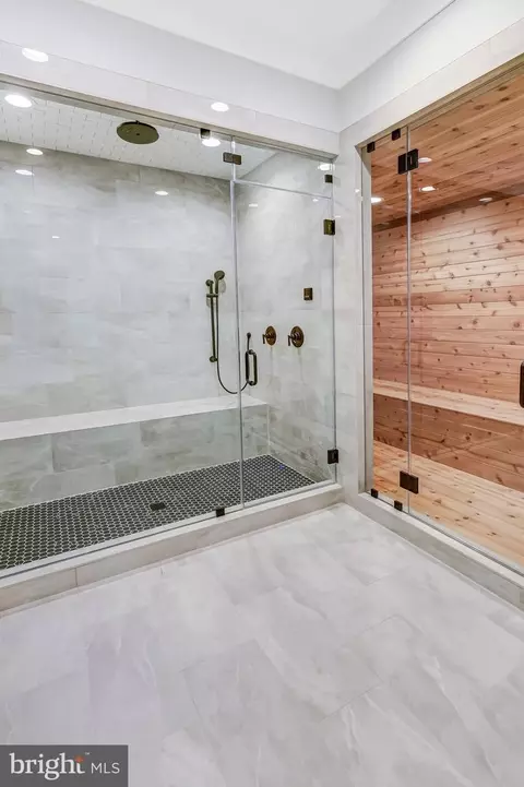 Bath - 7007 Hector Rd, Mclean, VA 22101 photo 15 of 20