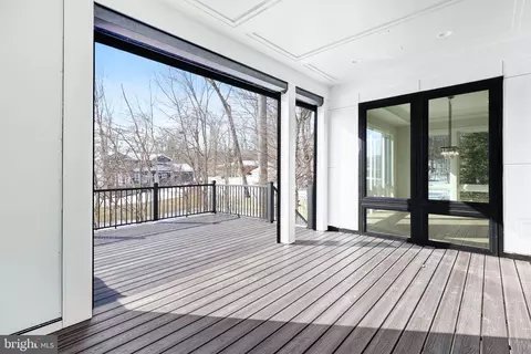 Exterior - 7007 Hector Rd, Mclean, VA 22101 photo 5 of 5