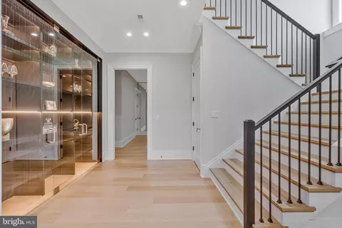 Entry Way - 7007 Hector Rd, Mclean, VA 22101 photo 13 of 16
