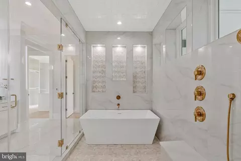 Bath - 7007 Hector Rd, Mclean, VA 22101 photo 8 of 16