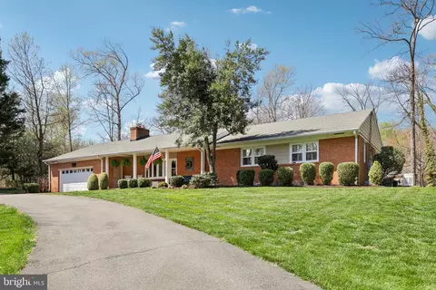 3704 Pleasant Ridge Rd, Annandale, VA 22003