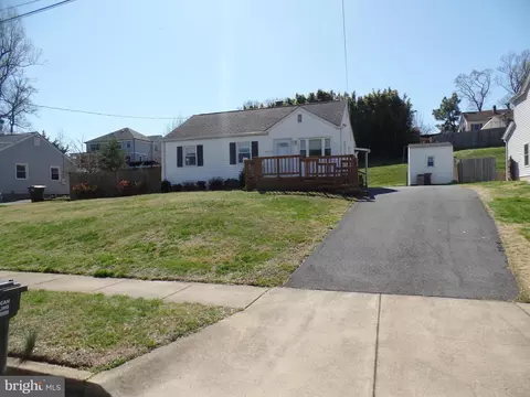 1910 Hillside Dr, Falls Church, VA 22043