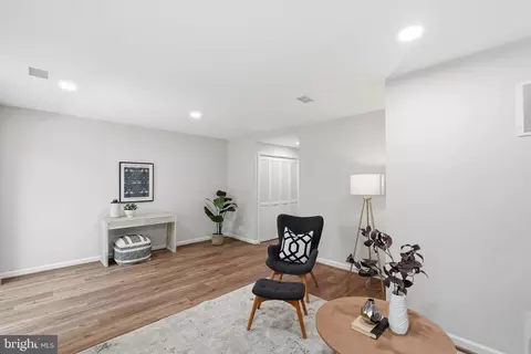 7808 Solomon Seal Dr, Springfield, VA 22152 photo 15