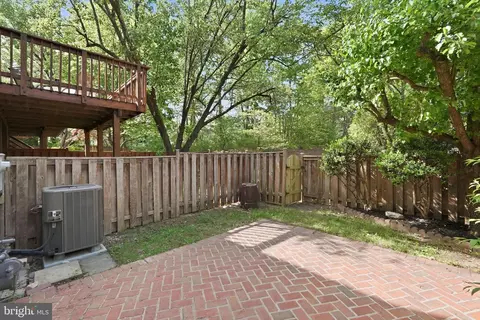 7808 Solomon Seal Dr, Springfield, VA 22152 photo 30