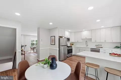 7808 Solomon Seal Dr, Springfield, VA 22152 photo 5