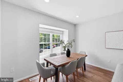 7808 Solomon Seal Dr, Springfield, VA 22152 photo 11