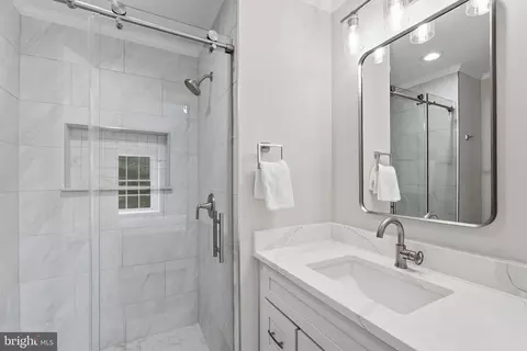 7808 Solomon Seal Dr, Springfield, VA 22152 photo 19