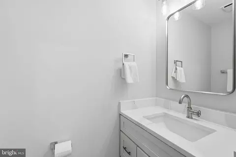 7808 Solomon Seal Dr, Springfield, VA 22152 photo 26