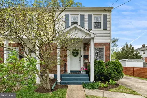 2253 Roanoke Dr, Alexandria, VA 22307