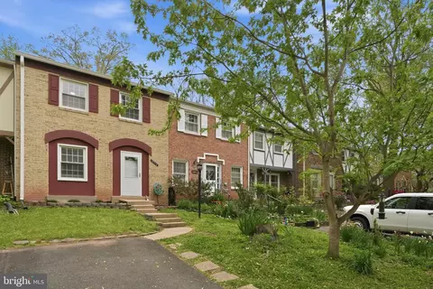14874 Lambeth Sq, Centreville, VA 20120