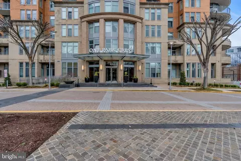 8220 Crestwood Heights Dr #517, Mclean, VA 22102