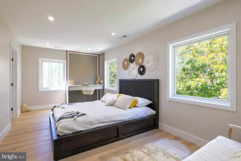 Bedroom - 13622 Ellendale Dr, Chantilly, VA 20151 photo 1 of 5