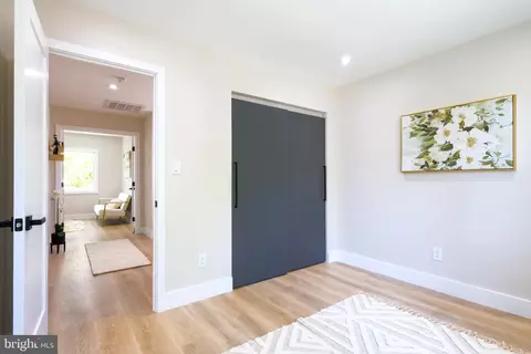 Entry Way - 13622 Ellendale Dr, Chantilly, VA 20151 photo 12 of 12