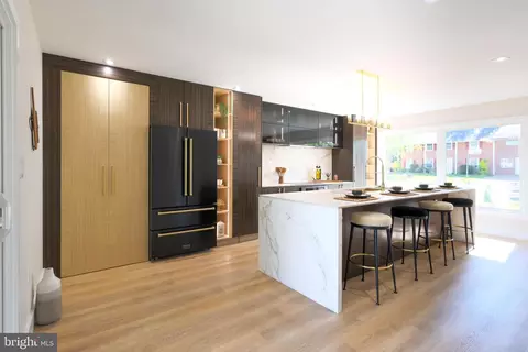 Kitchen - 13622 Ellendale Dr, Chantilly, VA 20151 photo 4 of 5