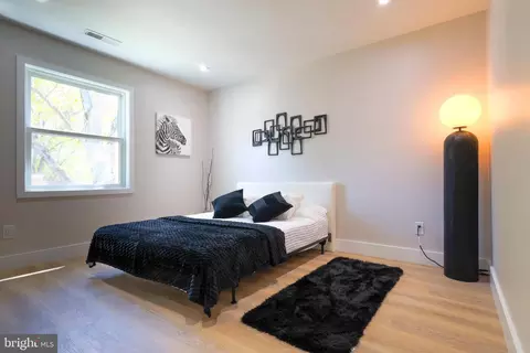Bedroom - 13622 Ellendale Dr, Chantilly, VA 20151 photo 4 of 5