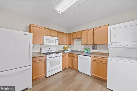 3701 S George Mason Dr #1111N, Falls Church, VA 22041