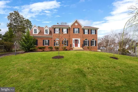 3400 Woodland Ln, Alexandria, VA 22309