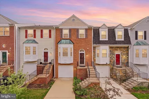 12333 Field Lark Ct, Fairfax, VA 22033