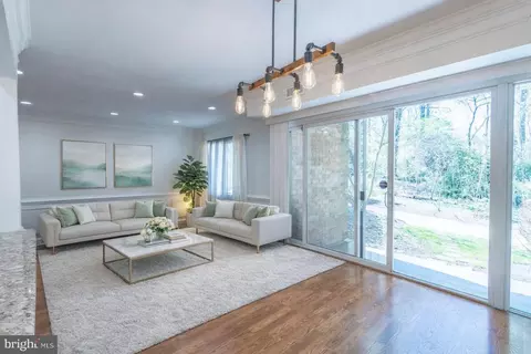 8000 Le Havre Pl #5, Falls Church, VA 22042