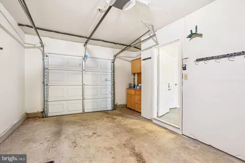 Entry Way - 7728 Hickory Glen Way, Springfield, VA 22153 photo 3 of 3