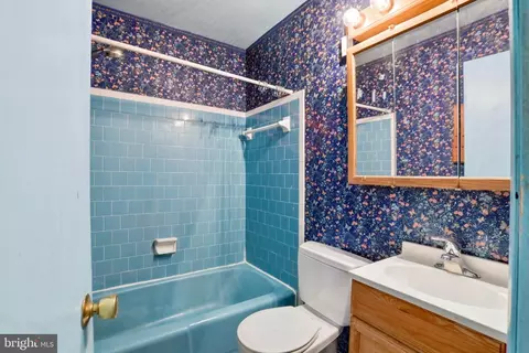 Bath - 13535 Tabscott Dr, Chantilly, VA 20151 photo 2 of 3