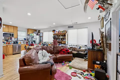 Living - 13535 Tabscott Dr, Chantilly, VA 20151 photo 3 of 3