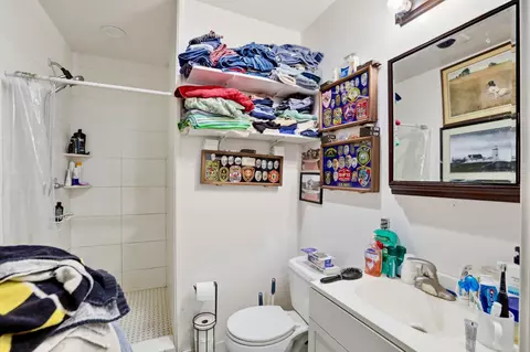 Bath - 13535 Tabscott Dr, Chantilly, VA 20151 photo 3 of 3
