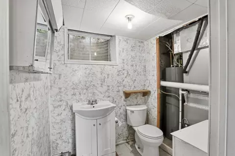 Bath - 13535 Tabscott Dr, Chantilly, VA 20151 photo 1 of 3