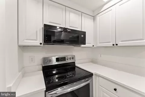 Kitchen - 7661 Provincial Dr #305, Mclean, VA 22102 photo 4 of 4