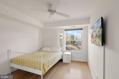 Bedroom - 7661 Provincial Dr #305, Mclean, VA 22102 photo 4 of 6
