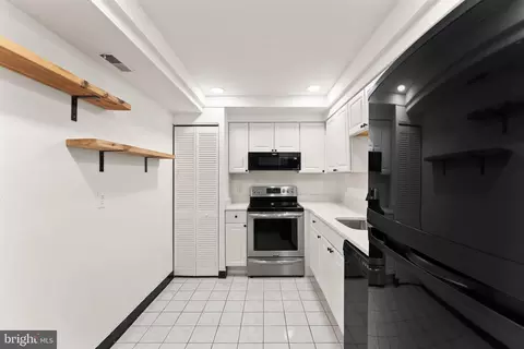 Kitchen - 7661 Provincial Dr #305, Mclean, VA 22102 photo 1 of 4