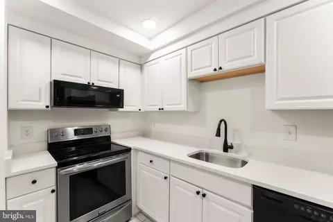Kitchen - 7661 Provincial Dr #305, Mclean, VA 22102 photo 2 of 4
