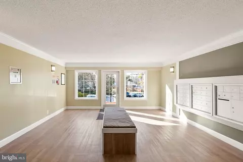 Entry Way - 7661 Provincial Dr #305, Mclean, VA 22102 photo 3 of 4