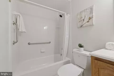 Bath - 5755 Heming Ave, Springfield, VA 22151 photo 5 of 10