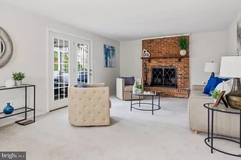 Living - 5755 Heming Ave, Springfield, VA 22151 photo 6 of 8