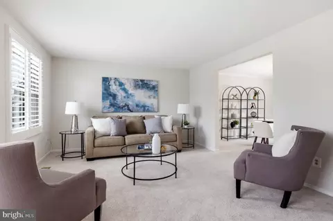 Living - 5755 Heming Ave, Springfield, VA 22151 photo 1 of 8
