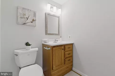 Bath - 5755 Heming Ave, Springfield, VA 22151 photo 7 of 10