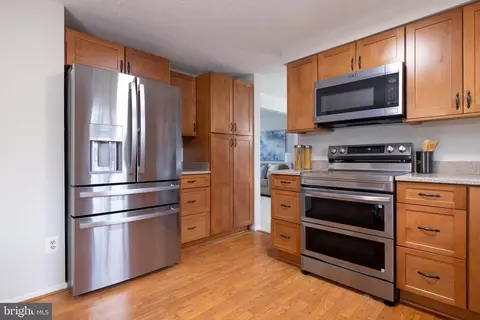 Kitchen - 5755 Heming Ave, Springfield, VA 22151 photo 4 of 5