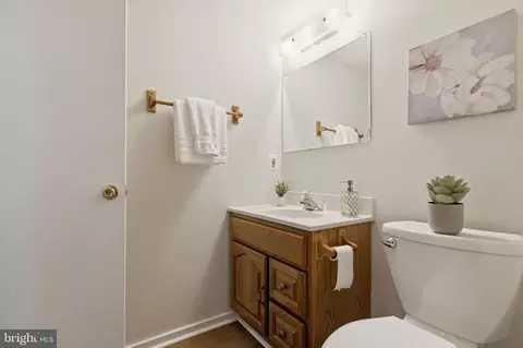 Bath - 5755 Heming Ave, Springfield, VA 22151 photo 10 of 10