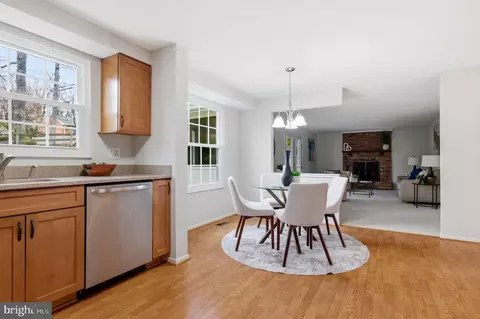 Dining - 5755 Heming Ave, Springfield, VA 22151 photo 5 of 7