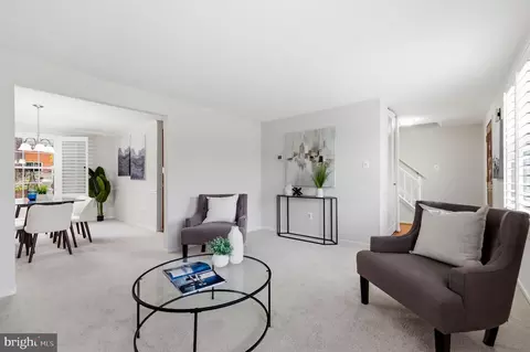 Living - 5755 Heming Ave, Springfield, VA 22151 photo 2 of 8