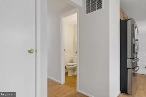 Entry Way - 5755 Heming Ave, Springfield, VA 22151 photo 4 of 9