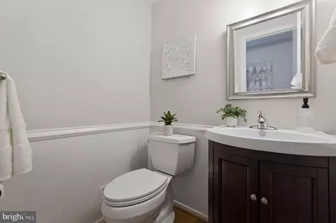 Bath - 5755 Heming Ave, Springfield, VA 22151 photo 1 of 10