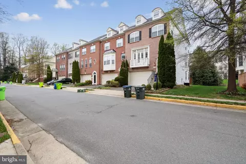 4633 Carisbrooke Ln, Fairfax, VA 22030