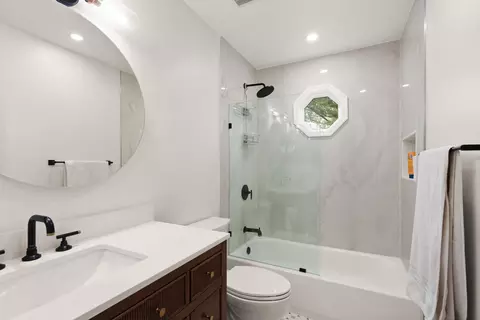Bath - 1232 Bishopsgate Way, Reston, VA 20194 photo 4 of 4