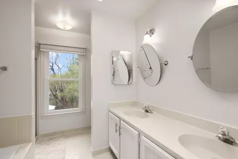 Bath - 1232 Bishopsgate Way, Reston, VA 20194 photo 3 of 4