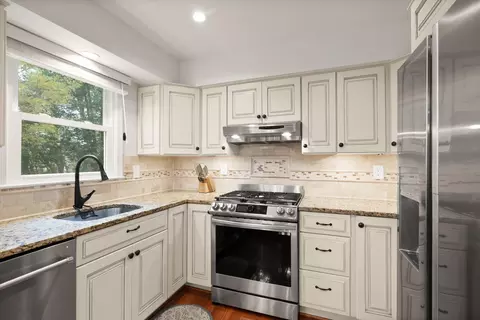 Kitchen - 1232 Bishopsgate Way, Reston, VA 20194 photo 2 of 6