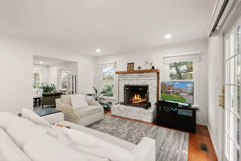 Living - 1232 Bishopsgate Way, Reston, VA 20194 photo 4 of 5